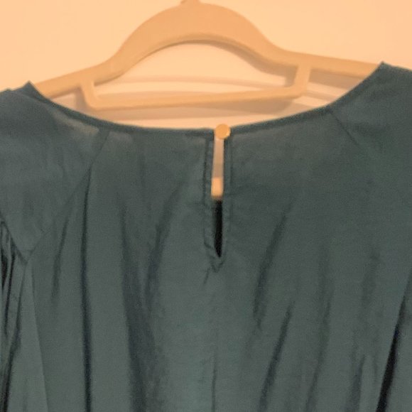 Ava Viv Long-Sleeved Blouse with a Single Button Slit Back. - Picture 2 of 4
